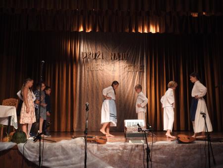 Prireditev Druži naju ples in petje z mednarodno udeležbo 4